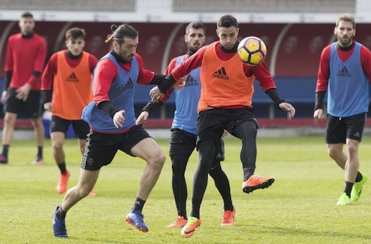 Vujadinovic, uno de los tres fichajes del mercado de invierno, ya entrena en Tajonar. (OSASUNA)