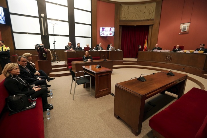Ortega, Mas y Rigau, frente al tribunal que les juzga. (POOL EFE)