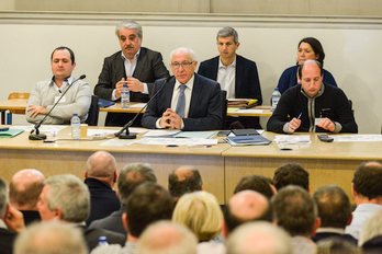 Kontseiluko kideek euskara eta euskal kulturaren eskuduntza bere gain hartzea ebatzi zuten, 215 boto alde eta lau abstentziorekin. ©Isabelle Miquelestorena