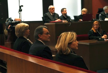 Ortega, Mas y Rigau, en la primera sesión del juicio. (POOL EFE)