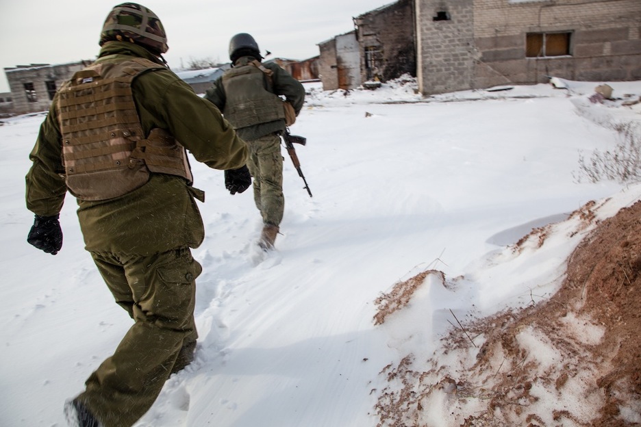 Las condiciones en el frente del Donbass son duras, especialmente en invierno cuando la temperatura baja durante semanas por debajo del 0. (Juan TEIXEIRA) Las condiciones en el frente del Donbass son duras, especialmente en invierno cuando la temperatura baja durante semanas por debajo del 0. (Juan TEIXEIRA)