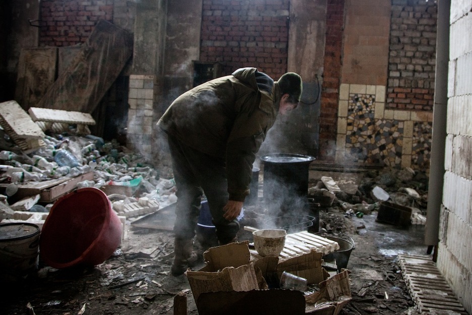 La vida en primera línea poco se diferencia de como era en la primera o segunda guerras Mundiales. (Juan TEIXEIRA) La vida en primera línea poco se diferencia de como era en la primera o segunda guerras Mundiales. (Juan TEIXEIRA)