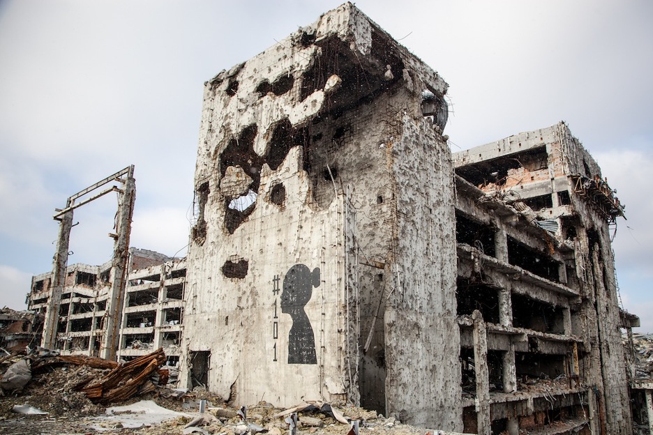Un mural en los restos del aeropuerto de Donetsk que recuerda a los niños caídos durante el conflicto. (Juan TEIXEIRA) Un mural en los restos del aeropuerto de Donetsk que recuerda a los niños caídos durante el conflicto. (Juan TEIXEIRA)