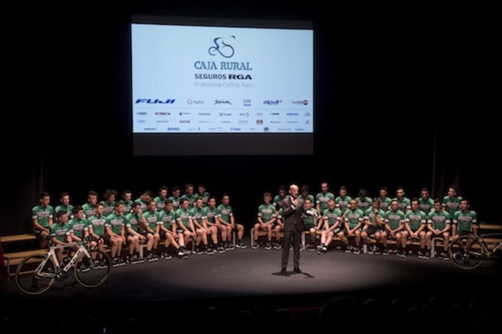 Presentación de la plantilla del Caja Rural-Seguros RGA. (Iñigo URIZ/ARGAZKI PRESS)