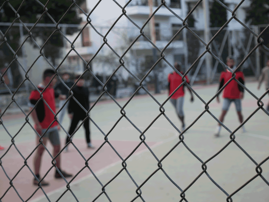 Acercándonos a la realidad de los refugiados en un campo de futbol.