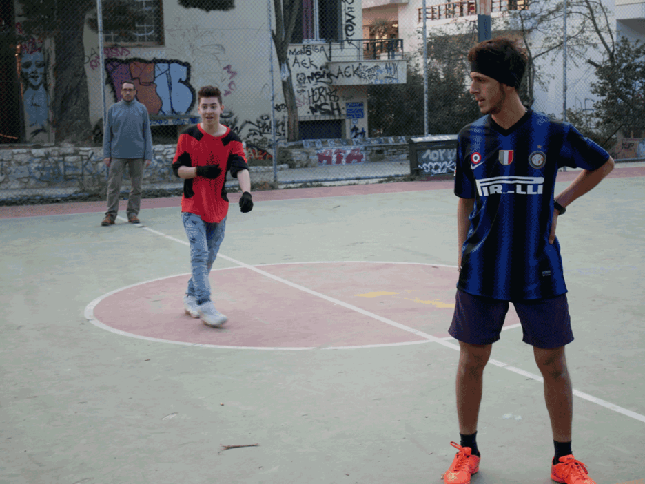 Están mas a gusto en los campos de futbol que en los campos de refugiados.