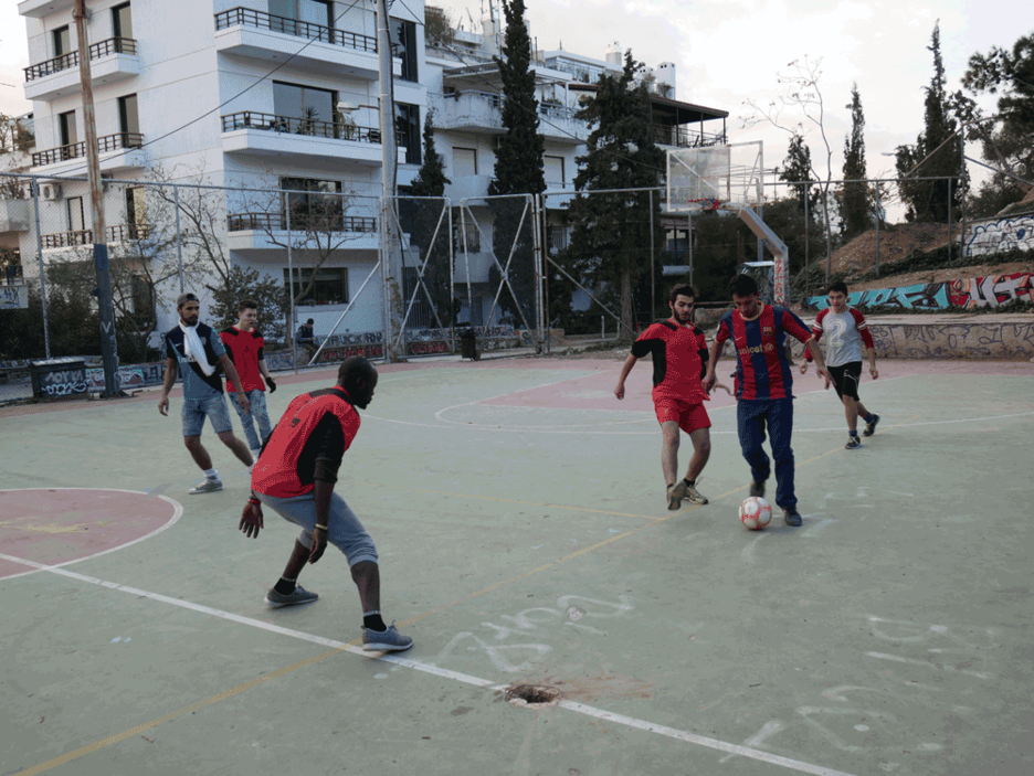 10 squats participan en la liga  de Atenas