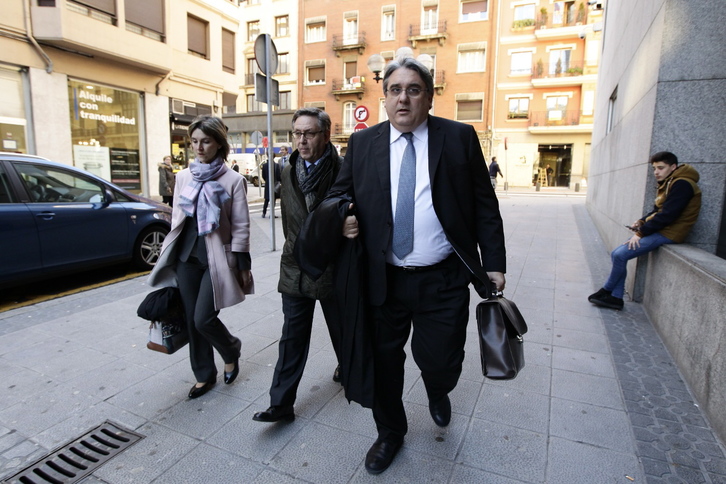 Cabieces llegando a la Audiencia de Bizkaia. (Aritz LOIOLA / ARGAZKI PRESS)