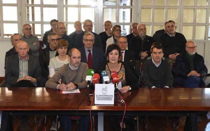 Comparecencia en Bilbo para respaldar la labor de Sare y exigir la devolución del dinero incautado. (ARGAZKI PRESS)