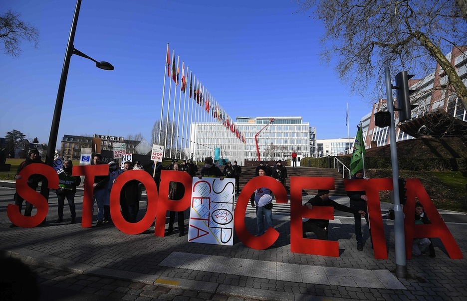 Protesta baketsua izan da Bruselan. (Patrick HERTZOG / AFP)