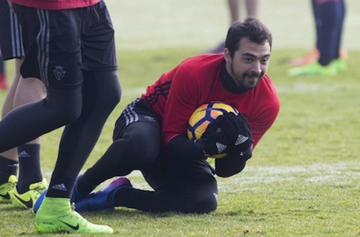 De las Cuevas destaca la necesidad de no encajar goles. (OSASUNA)