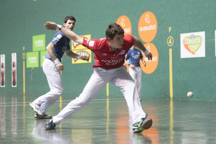 Gorriek ez dute gupidarik izan. (Juan Carlos RUIZ/ARGAZKI PRESS)