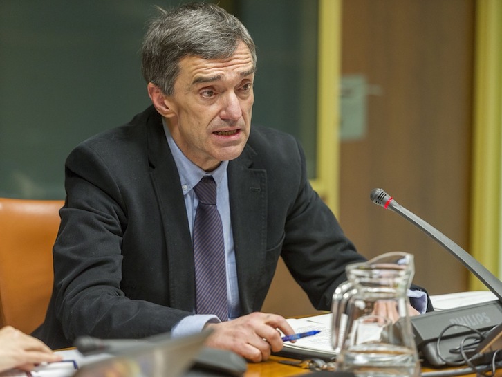 Jonan Fernández, el pasado 8 de febrero en el Parlamento de Gasteiz. (Juanan RUIZ/ARGAZKI PRESS)