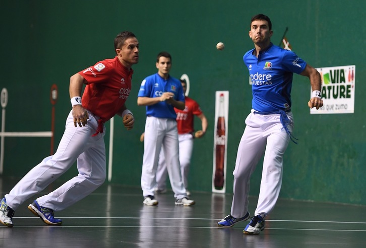 Garaipen garrantzitsua eskuratu dute Urrutikoetxeak eta Imazek Tolosan. (Jon URBE / ARGAZKI PRESS)