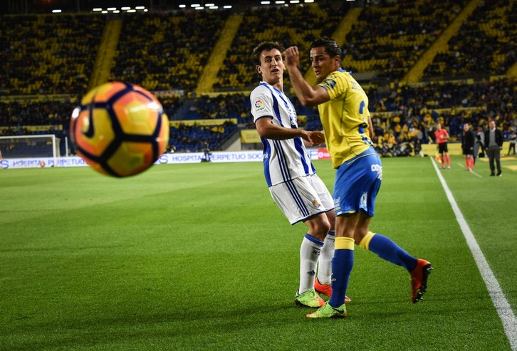 No ha sido uno de los mejores partidos de Oyarzabal. (Desiree MARTIN / AFP)