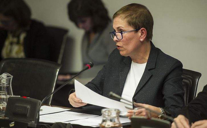 Uxue Barkos, en una comparecencia en comisión parlamentaria. (Jagoba MANTEROLA / ARGAZKI PRESS)