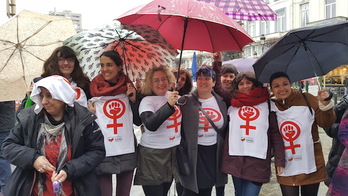 Martxoaren 8ko ekimenetan parte hartzen EHtik joandako taldea