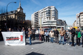 Sasoia se ha movilizado en Iruñea contra la Tortura. (Iñigo URIZ / ARGAZKI PRESS) 