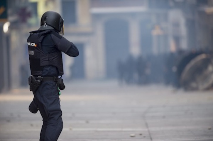 Un momento de los enfrentamientos que se registraron en Iruñea el pasado 11 de marzo. (Iñigo URIZ/ARGAZKI PRESS)