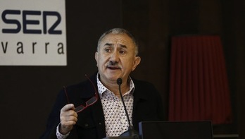 Un momento de la intervención de Pepe Álvarez en Iruñea. (CADENA SER)