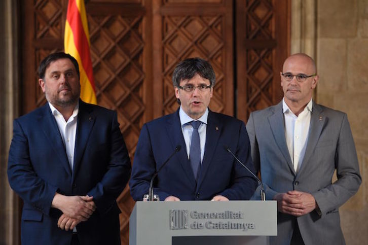 Puigdemont, durante su comparecencia en la Generalitat. (Lluis GENE / AFP)