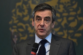 Fillon, durante una comparecencia realizada esta mañana. (Christophe ARCHAMBAULT / AFP)