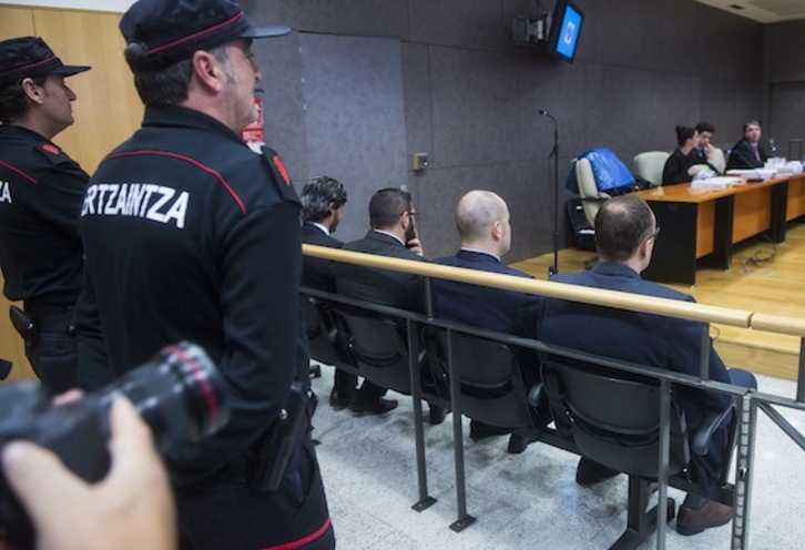Sandra Barrenetxea torturatzea egotzita epaitutako lau guardia zibilak. (Luis JAUREGIALTZO/ARGAZKI PRESS)