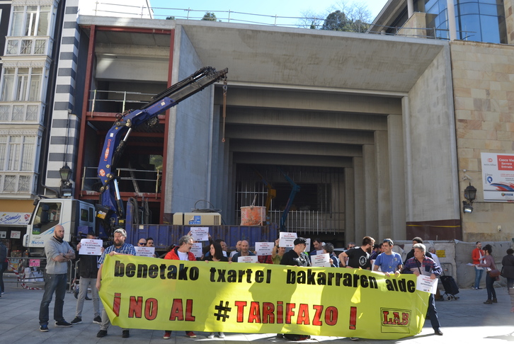 Concentración realizada por LAB en la plaza San Nicolás.