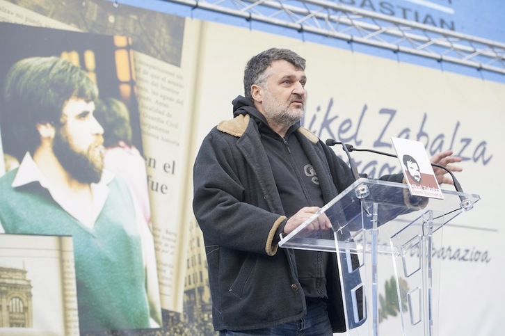 Ion Arretxe en Altza, el 29 de noviembre de 2015, en el homenaje a MIkel Zabalza en el 30º aniversario de su muerte. (Juan Carlos RUIZ/ARGAZKI PRESS)