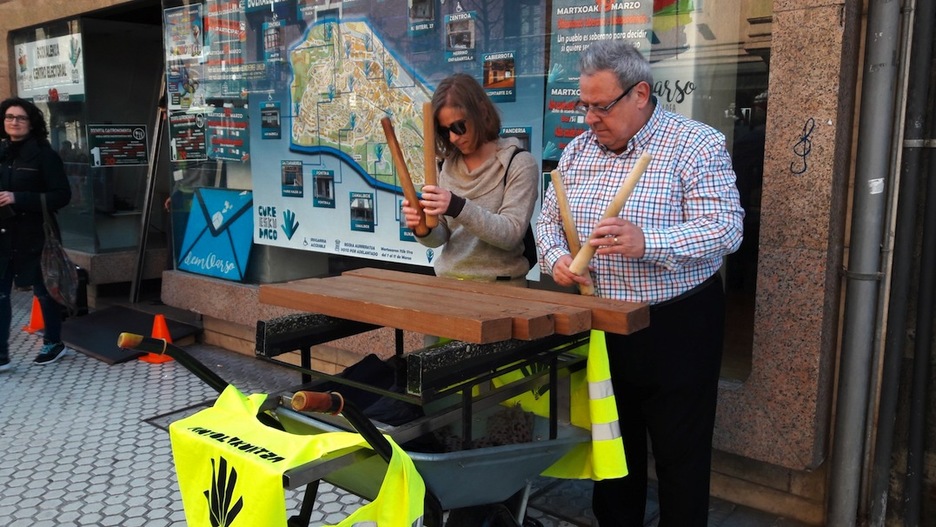 Txalapartariak Errenterian. (@gara_miantzi)