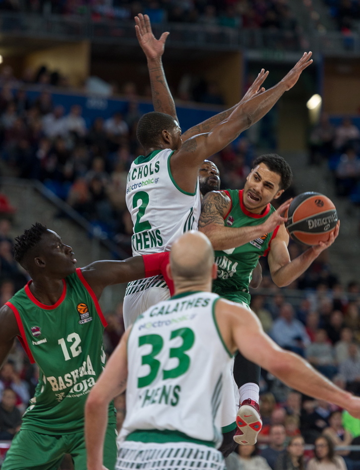 Baskonia ha caído frente al Panathinaikos con un pésimo primer cuarto. (Juanan RUIZ / ARGAZKI PRESS)