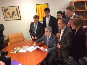 Francesc Homs, tras recibir la notificación de la sentencia de inhabilitación. (@Pdemocratacat)