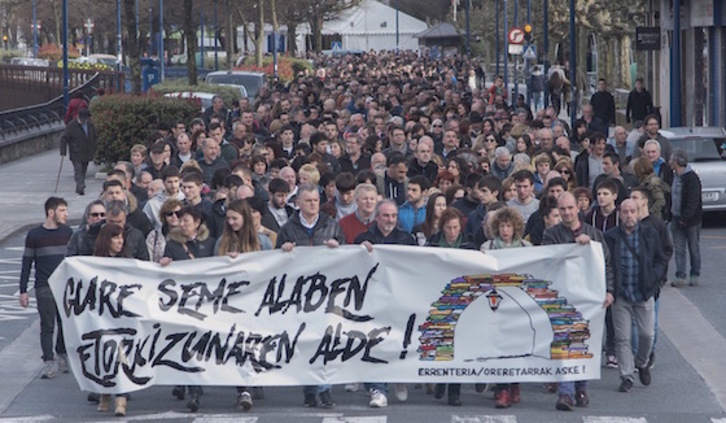 Errenterian gazteen alde egin zuten manifestazioa. (Andoni CANELLADA/ARGAZKI PRESS)