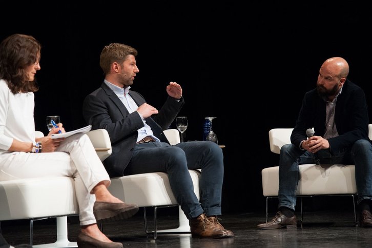 Hitzlsperger en el debate sobre homosexualidad en Thinking Football. (@AthleticClub)