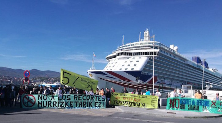 Protesta de los estibadores, este miércoles en Getxo. (UGT-Euskadi)