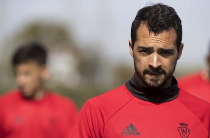 De las Cuevas destaca que «si el año pasado subimos todos, si este año bajamos, lo haremos todos». (OSASUNA)