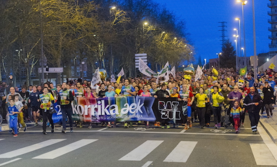 Miles de personas han corrido por las calles de Gasteiz. (Juanan RUIZ / ARGAZKI PRESS) Miles de personas han corrido por las calles de Gasteiz. (Juanan RUIZ / ARGAZKI PRESS)