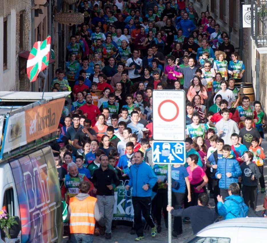 Korrika, Lizarrako kaleetan barrena. (Iñigo URIZ/ARGAZKI PRESS)