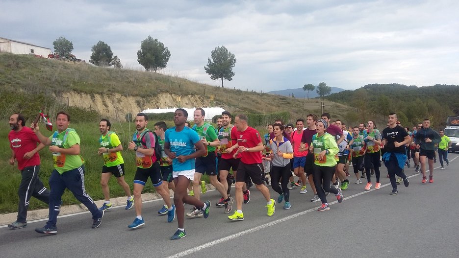 Mendigorrian, aldapan gora, jende ugari batu da. (@MartxeloDiaz)