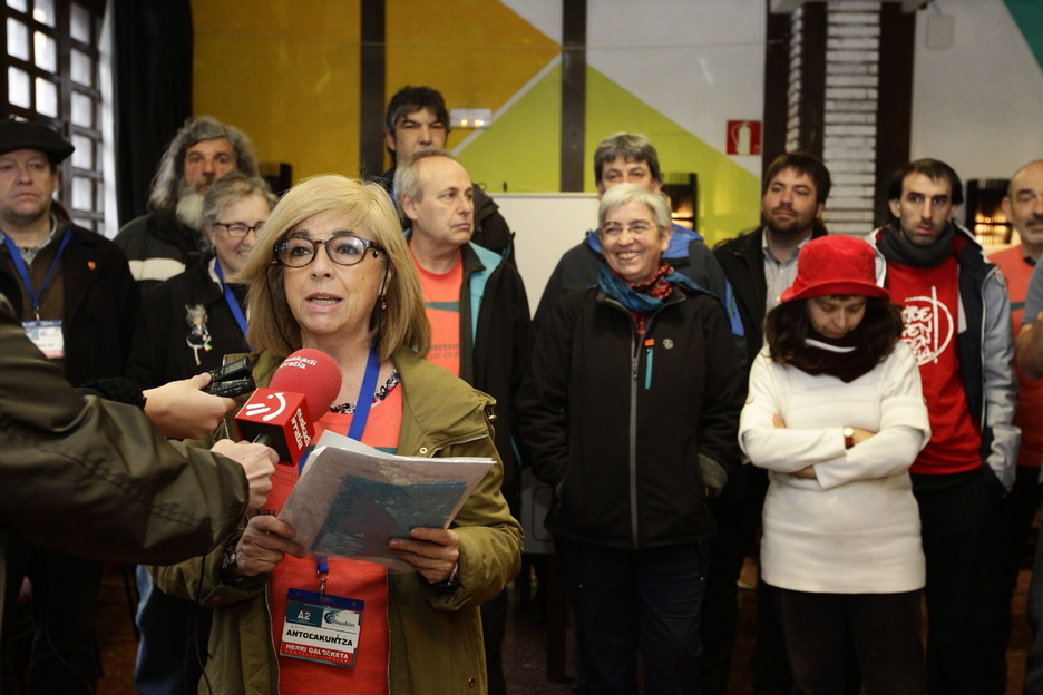 Ana Tere Bengoetxearen hitzartzearen ostean zabaldu dituzte hautetsontziak. Ana Tere Bengoetxearen hitzartzearen ostean zabaldu dituzte hautetsontziak.