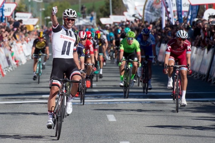 Michael Matthews, Sarrigurenen helmugaratzean. (Iñigo URIZ/ARGAZKI PRESS)