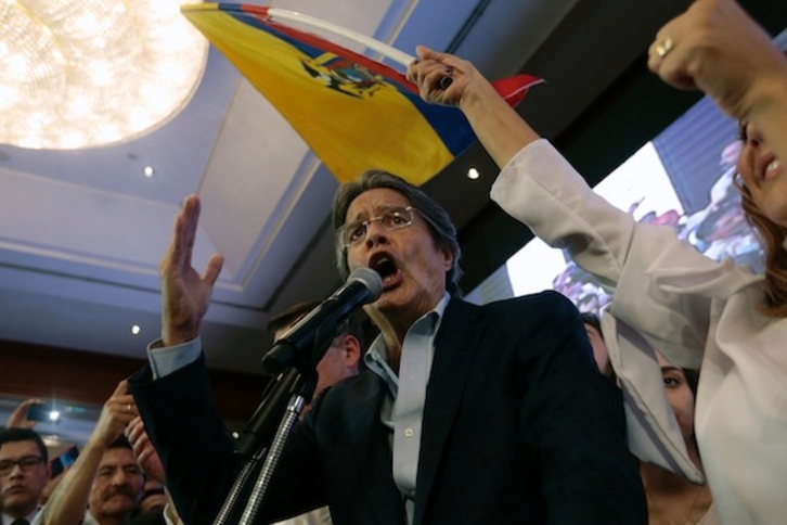 Guillermo Lasso, candidato de la derecha a la Presidencia de Ecuador. (Juan CEVALLOS/AFP)