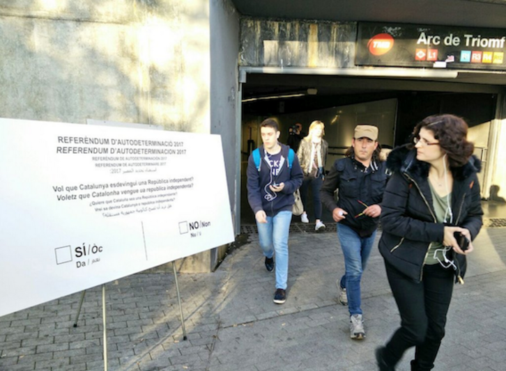 La CUP reparte desde esta mañana 250.000 papeletas con su propuesta de pregunta. (@cupnacional)