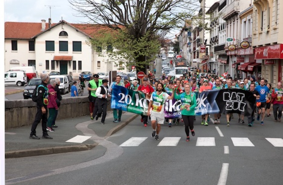 Hendaian sartu-irtena egin du Korrikak. (Aurore LUCAS) Hendaian sartu-irtena egin du Korrikak. (Aurore LUCAS)