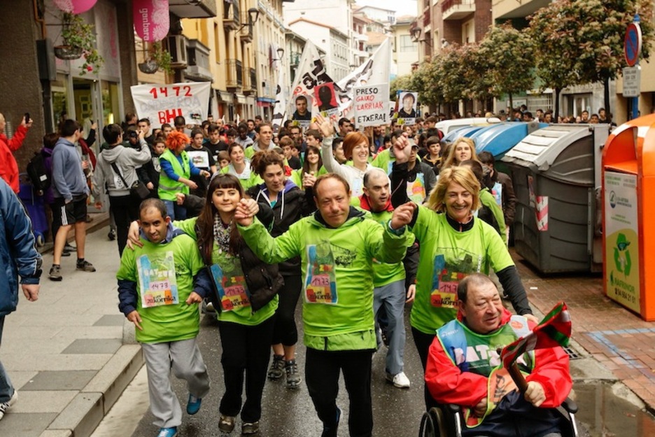 Korrika Ondarroako kaleetan barrena. (Aritz LOIOLA/ARGAZKI PRESS) Korrika Ondarroako kaleetan barrena. (Aritz LOIOLA/ARGAZKI PRESS)