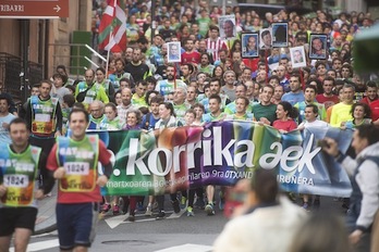 Jendetza bildu du Korrikak Bilbon. (Luis JAUREGIALTZO/ARGAZKI PRESS)