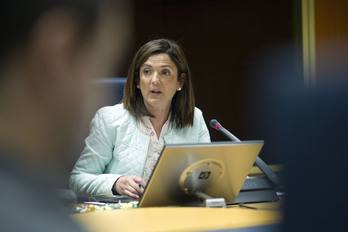 La consejera Artolazabal, en su comparecencia de este lunes. (www.legebiltzarra.eus)