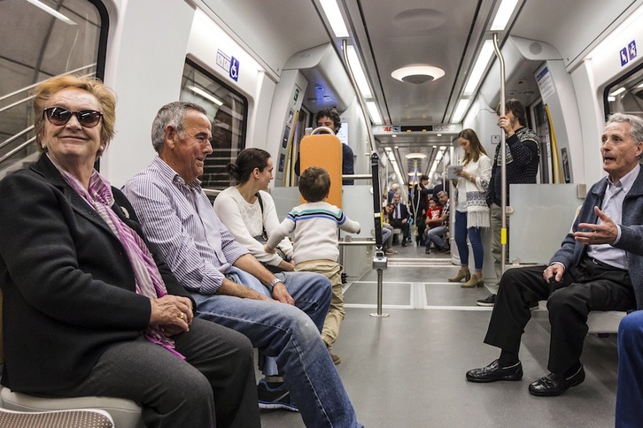 Personas viajando en el metro. (Aritz LOIOLA / ARGAZKI PRESS)
