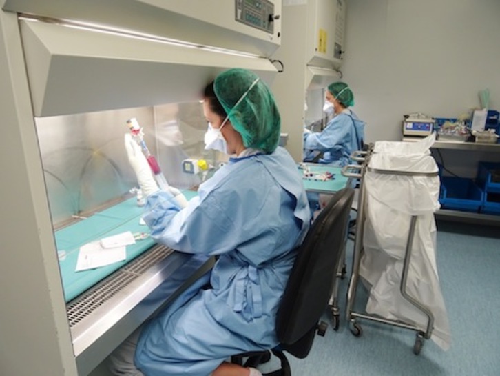 Sala de preparación de tratamientos de quimioterapia. (Gobierno de Nafarroa)