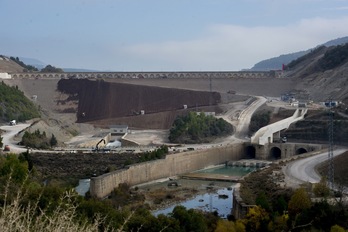 Obras de la presa de Esa. (Iñigo URIZ / ARGAZKI PRESS)